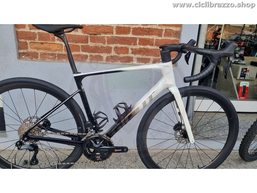 giant defy advanced bicycle GIANT DEFY ADVANCED PRO 1