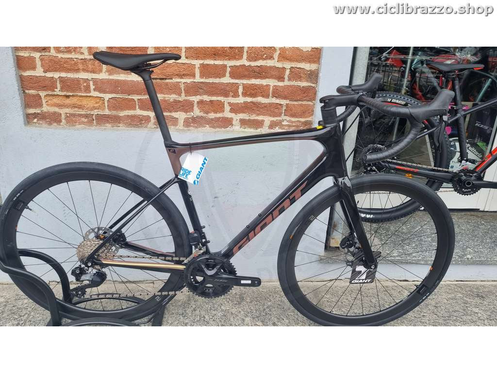 Giant Defy Advanced Prezzo GIANT DEFY ADVANCED CHARCOAL/MILKY WAY