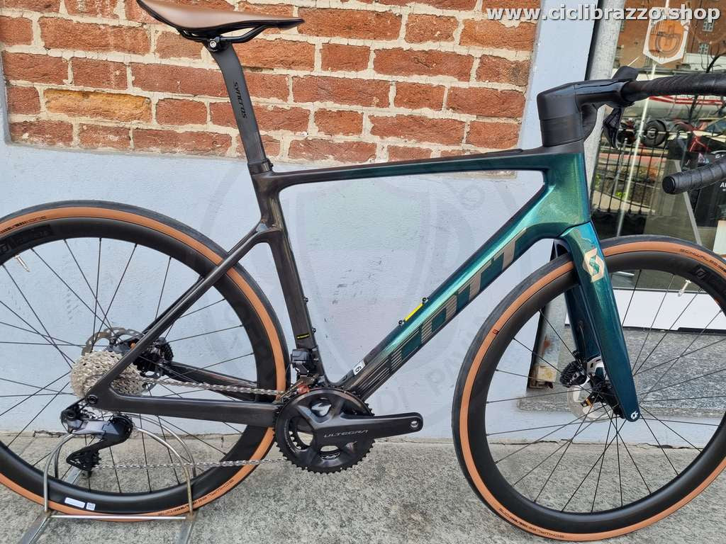 SCOTT ADDICT and RIDE 10 - Main Image