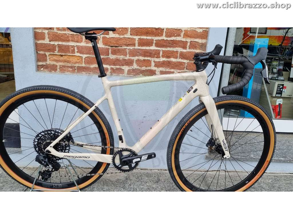 MEGAMO WEST AXS 05 - Main Image