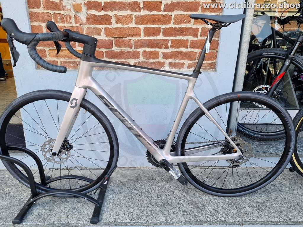 Bicicleta scott addict 30 disc deals